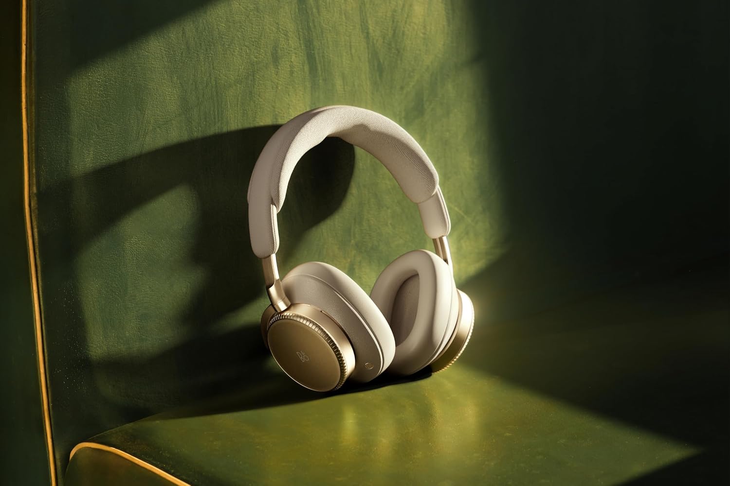 Bang & Olufsen Beoplay H100 Premium Wireless Active Noise Cancelling Over-Ear Headphones with Protective Carrying Case,Hourglass Sand