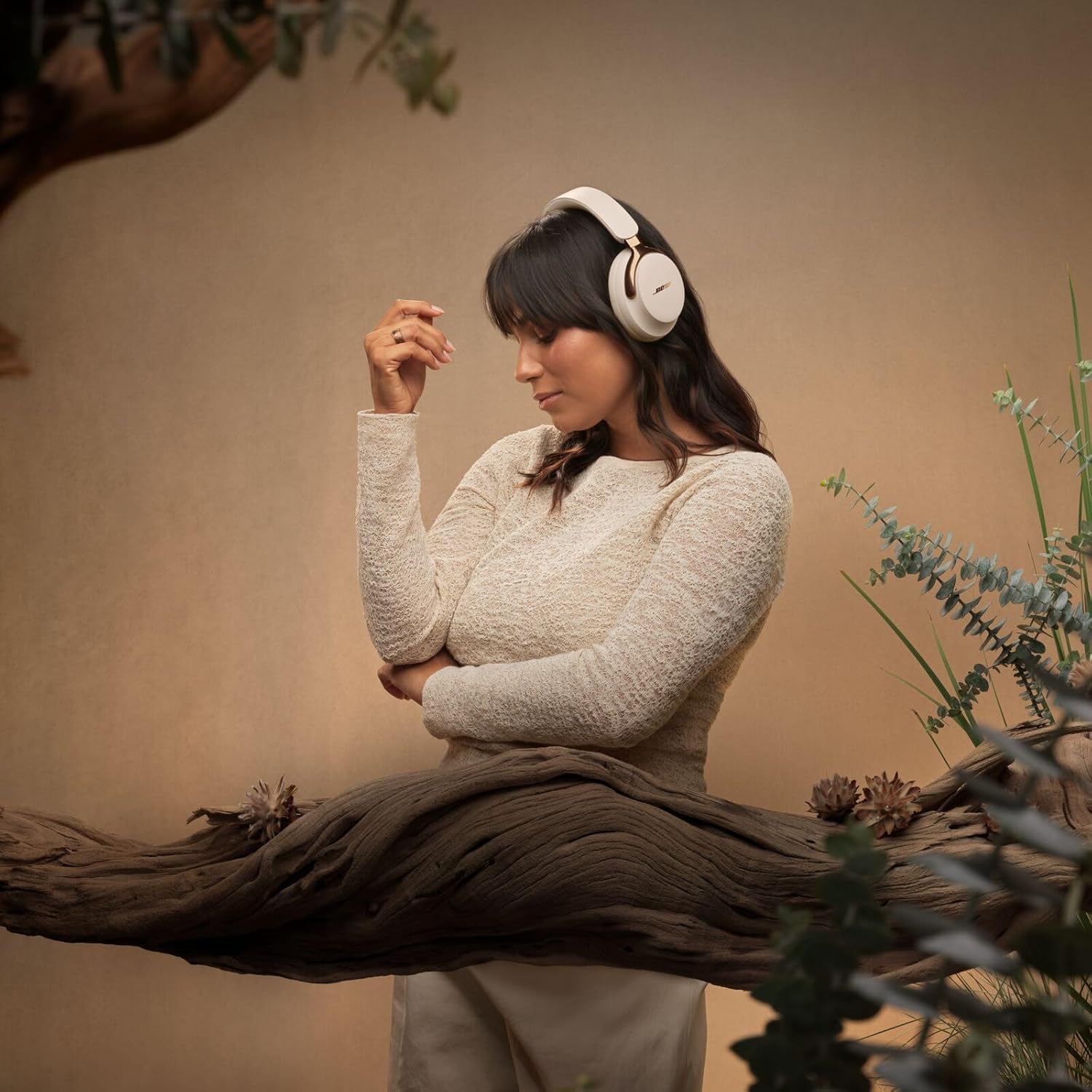 Bose (2nd Gen QuietComfort Ultra Bluetooth Headphones, Wireless Headphones with Spatial Audio, Over Ear Noise Cancelling with Mic, Up to 30 Hours of Play time + 20W Wall Charger (Driftwood Sand)