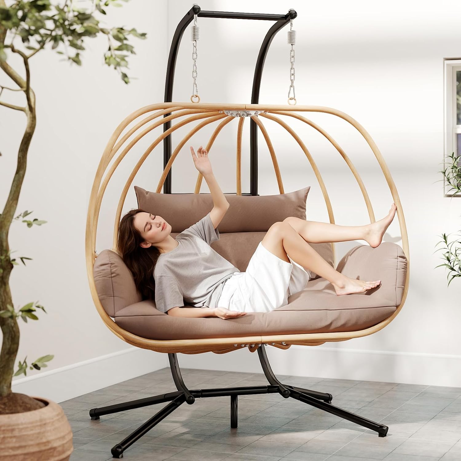 Oversized Egg Chair Outdoor, Double Egg Chairs with Stand, Round Hanging Chair with Stand, 600Lbs Sturdy Loveseat Swinging Egg Chairs for Balcony, Patio, Deck, Brown