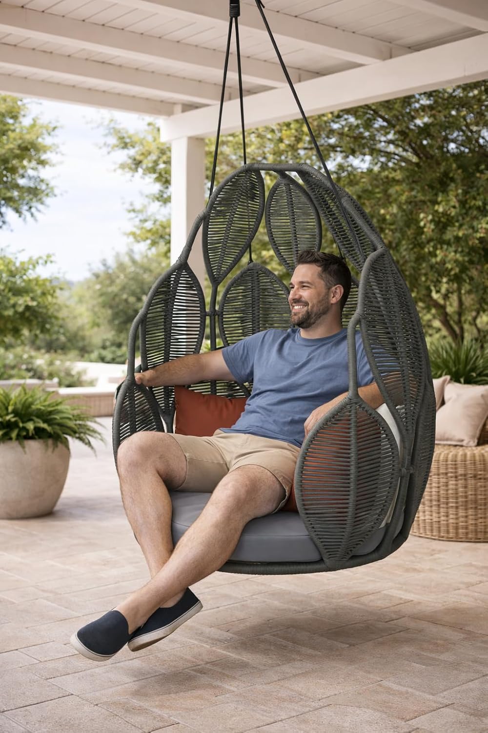Luxury Hanging Chair – Rope Weaving Swing Chair for Indoor & Outdoor Use, Stylish Ceiling-Mounted Furniture for Home