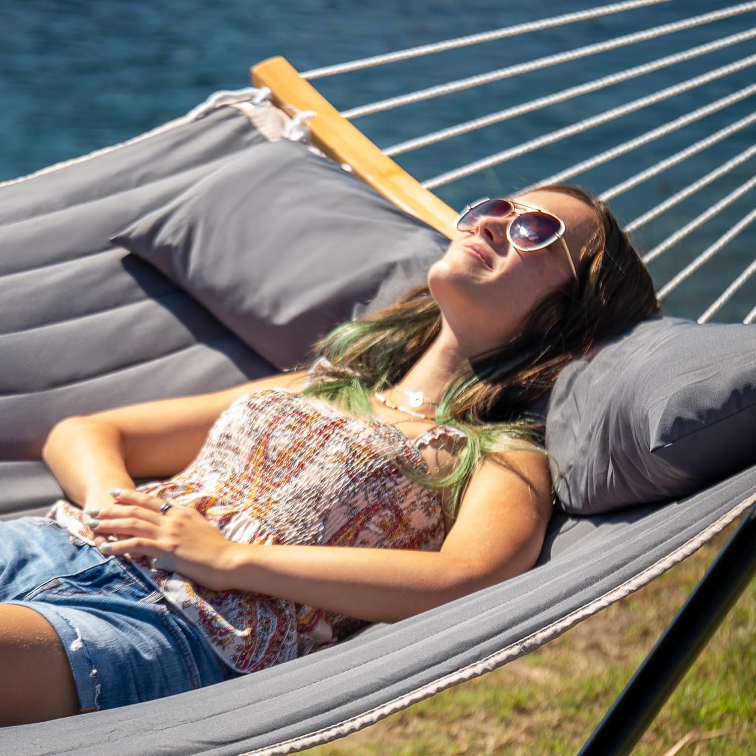 Outdoor Hammock with Stand Included, Heavy Duty Hammock with Curved Spreader Bar, Pillow and Portable Bag, 450 Lbs Capacity, Grey