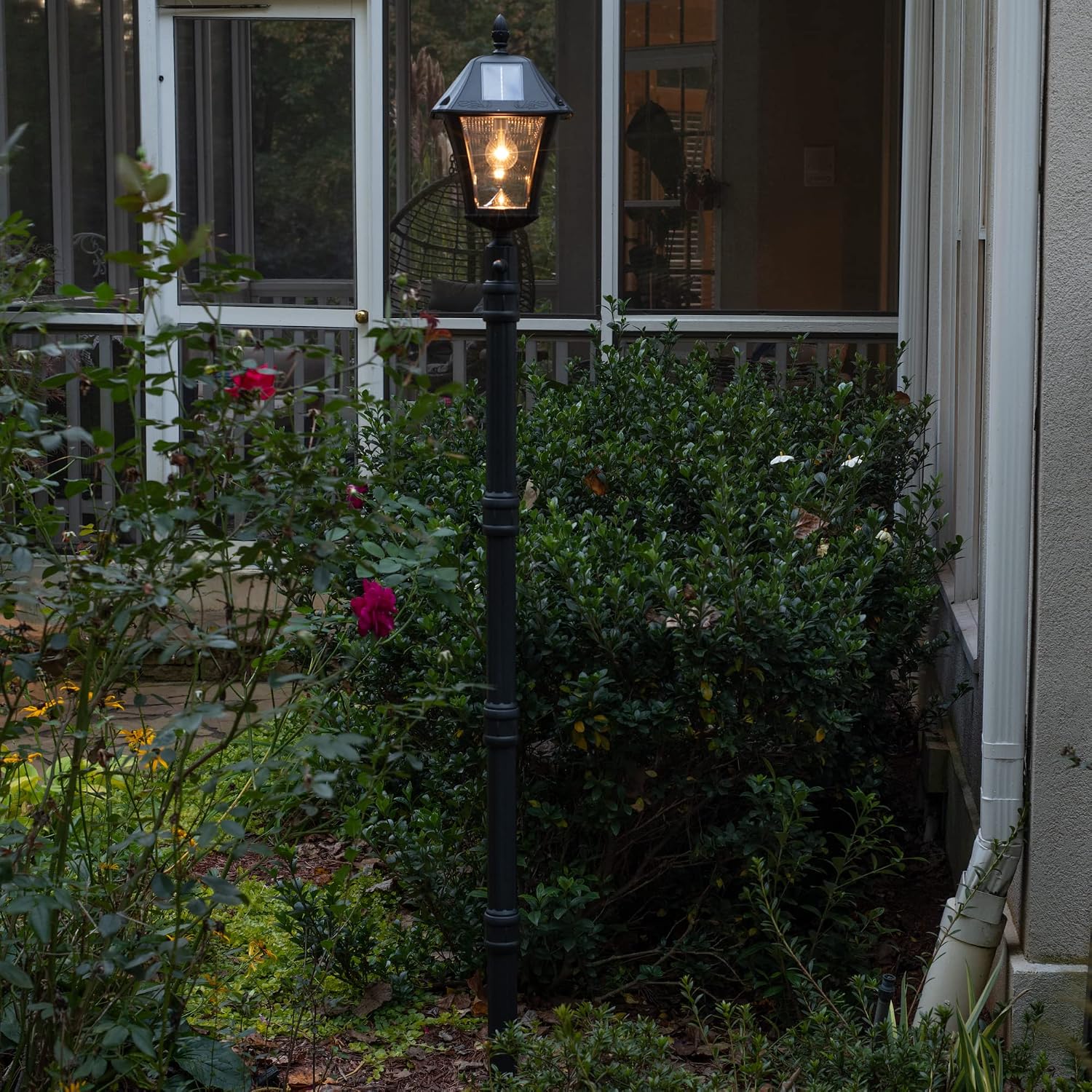 Gama Sonic Baytown II Bulb Solar Lamp Post Light Kit 77-inch Height, Outdoor Single Black Resin and Clear Lens Post Lamp with Pole and EZ Anchor In-Ground Auger, Warm White 2700K (105BSG01)