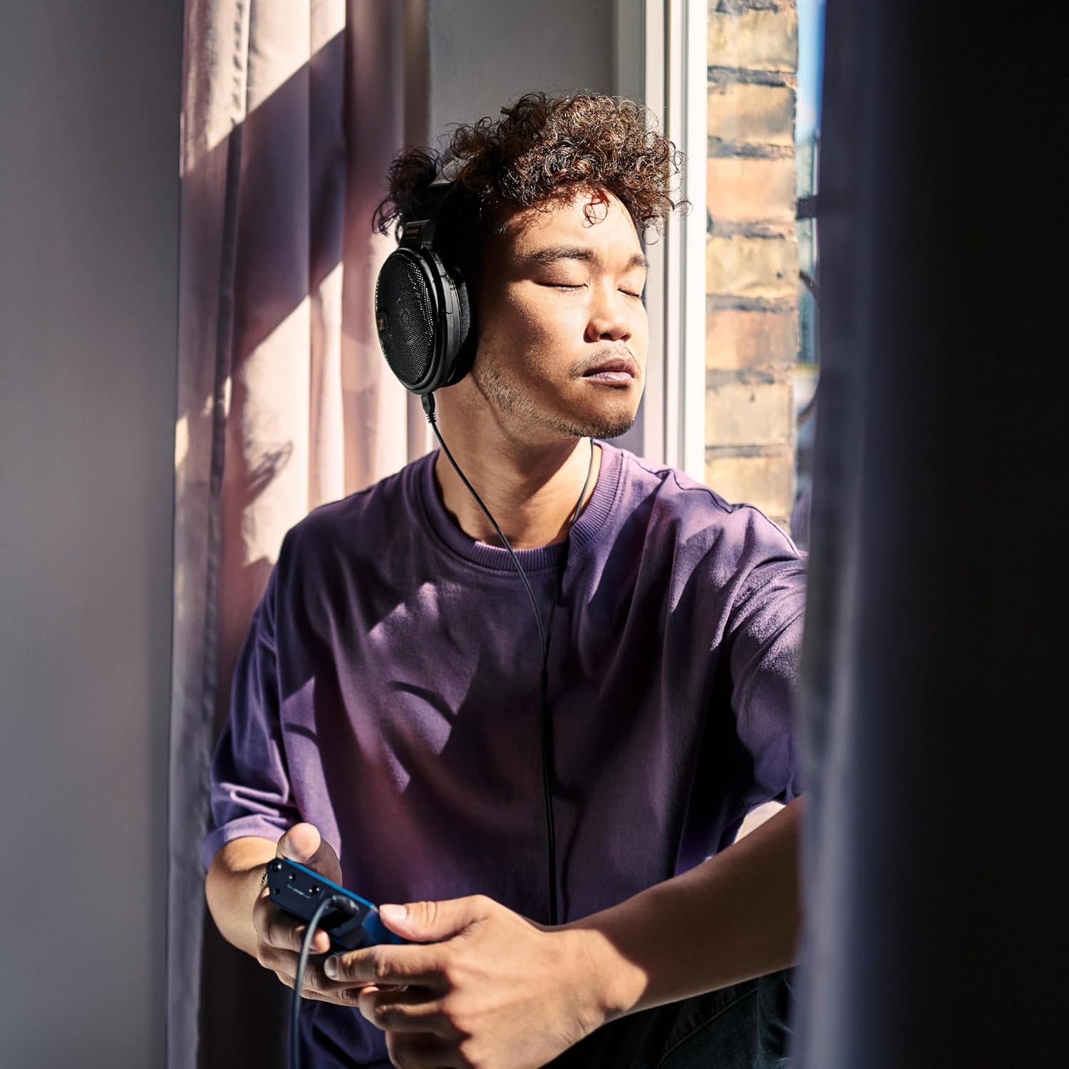 Sennheiser HD 660S2 - Audiophile Open-Back Over Ear Headphones with Deep Bass Extension and Refined Acoustic Performance, Over-Ear Headphones for PC, Music, Gaming, Podcasts, Premium Black