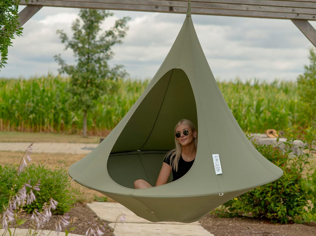 Double Cacoon Hanging Chair for Two – Cozy Indoor/Outdoor Hammock with Polyester Canvas, 440 lb Capacity, Includes 18ft Rope & Carabiner (Khaki)