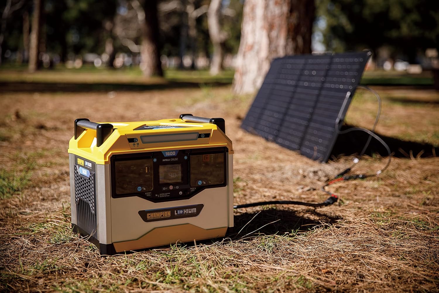 Champion Power Equipment 100594 1638-Wh Power Station 3200/1600-Watt Portable Lithium-Ion Battery Solar Generator
